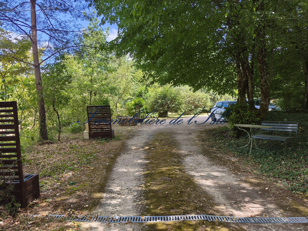 Campagne perigourdine, maison en pierre + gite sur 8000 m2 - photo 13