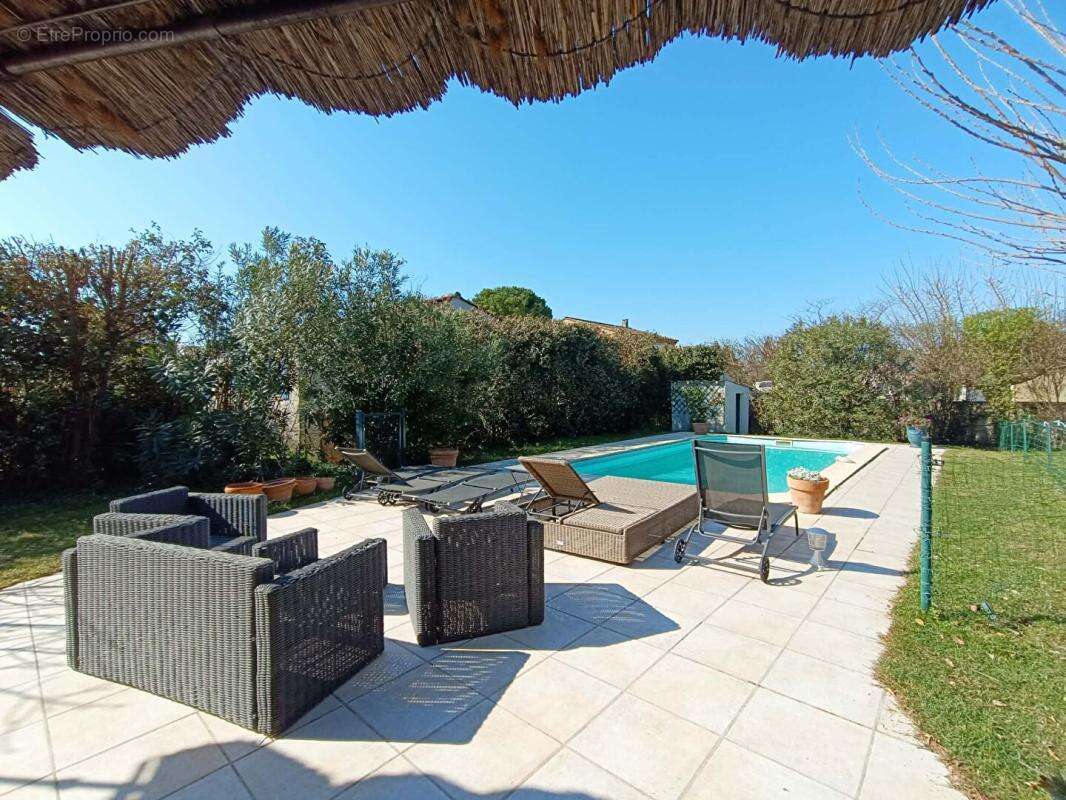 Maison à FONTVIEILLE