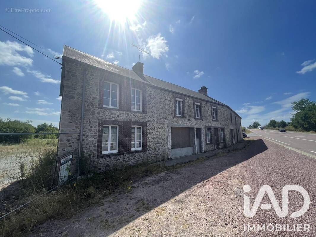 Photo 1 - Maison à PERIERS