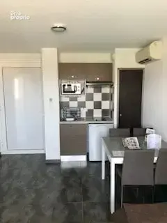 Exclusivite - t2 d'env. 31 m² meublé pour 4 couchages avec terrasse et parking. - photo 4