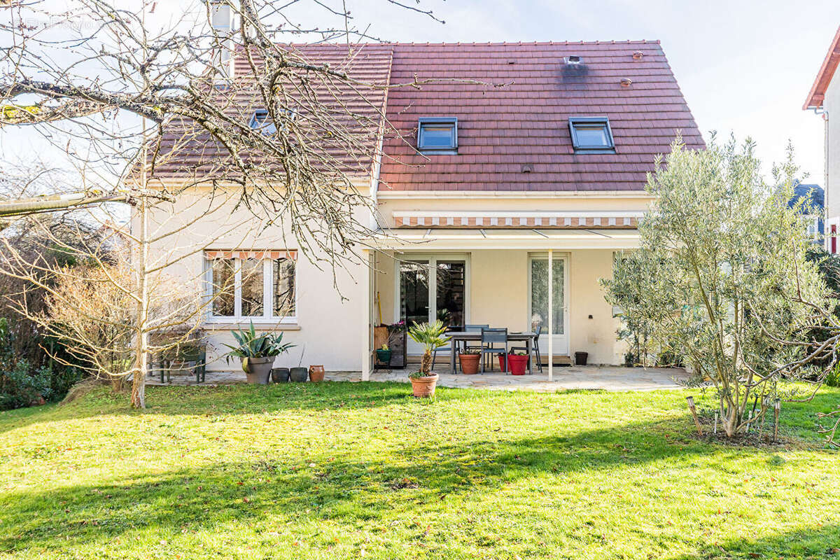 Maison à MONTGERON