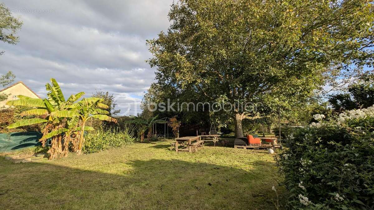 Maison à JUAYE-MONDAYE