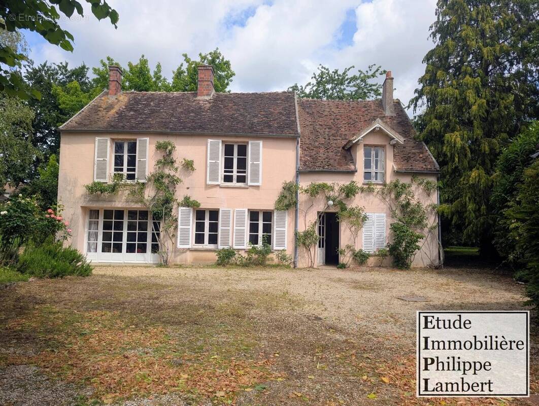 Maison à LE CHATELET-EN-BRIE