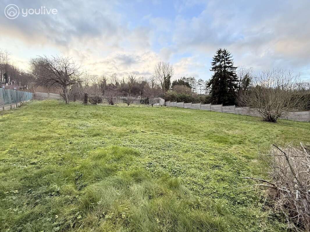 Terrain à CANY-BARVILLE