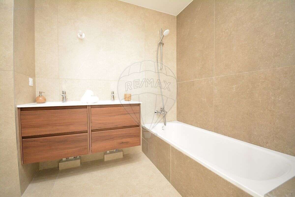 Appartement à VILLENEUVE-LOUBET