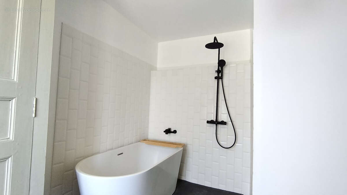 Maison à VILLENEUVE-LES-SABLONS