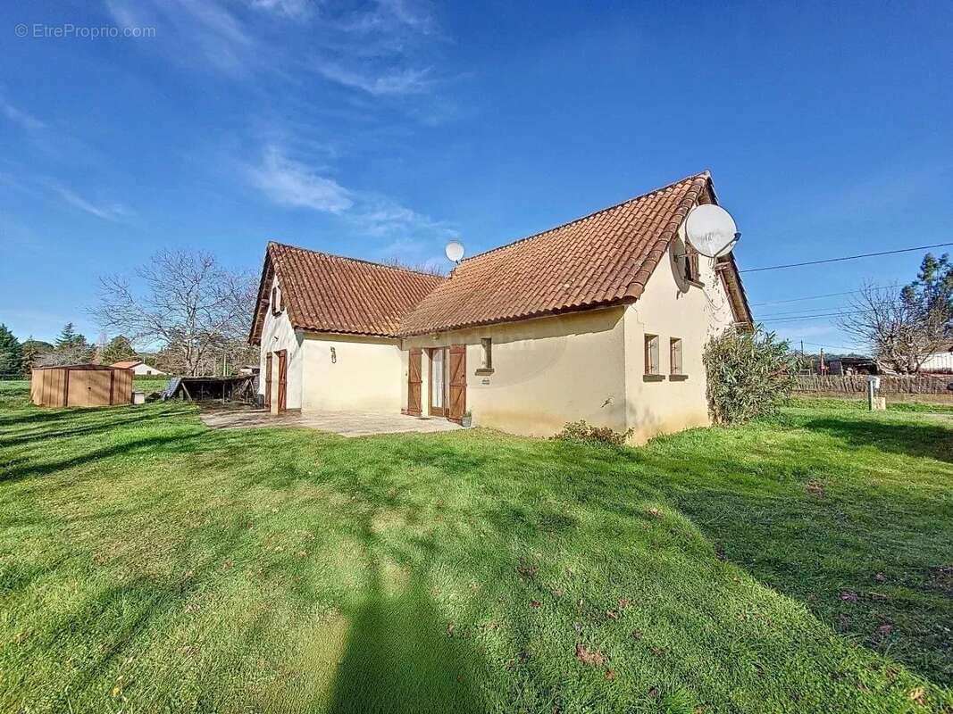 Maison à CHELLE-DEBAT