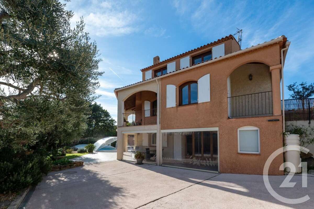 Maison à BORMES-LES-MIMOSAS