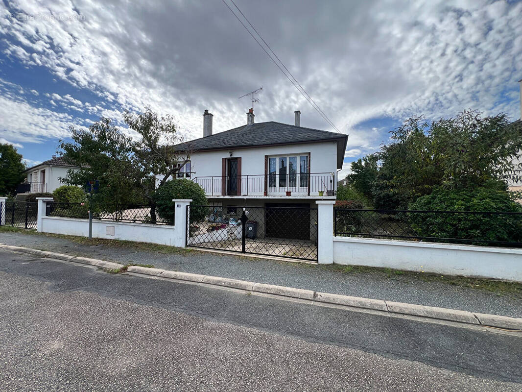 Maison à PREMILHAT
