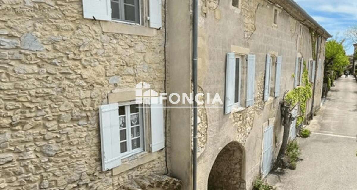 Maison à LUSSAN
