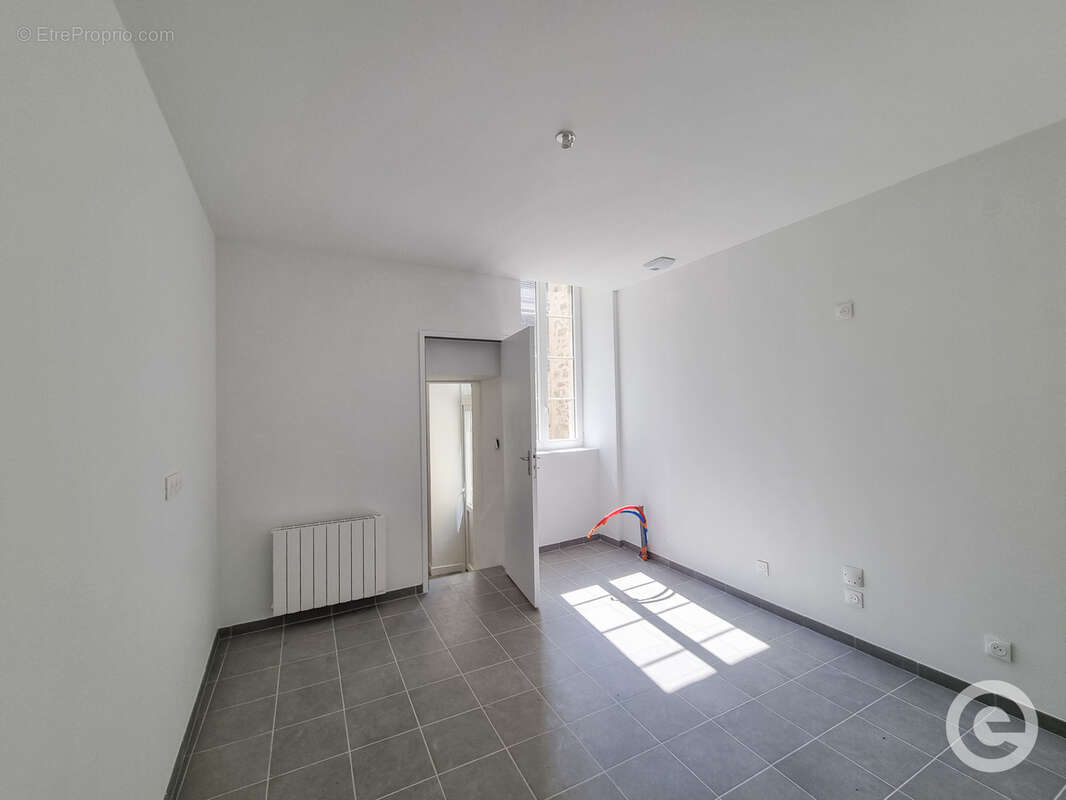 Immeuble de 5 logements au centre-ville d'Avallon avec dépendances - photo 18