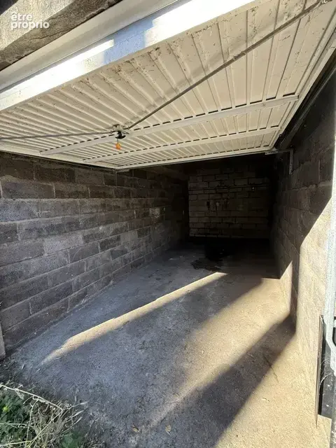 Saint-étienne   garage fermé 15 m2   accès facile - photo 3