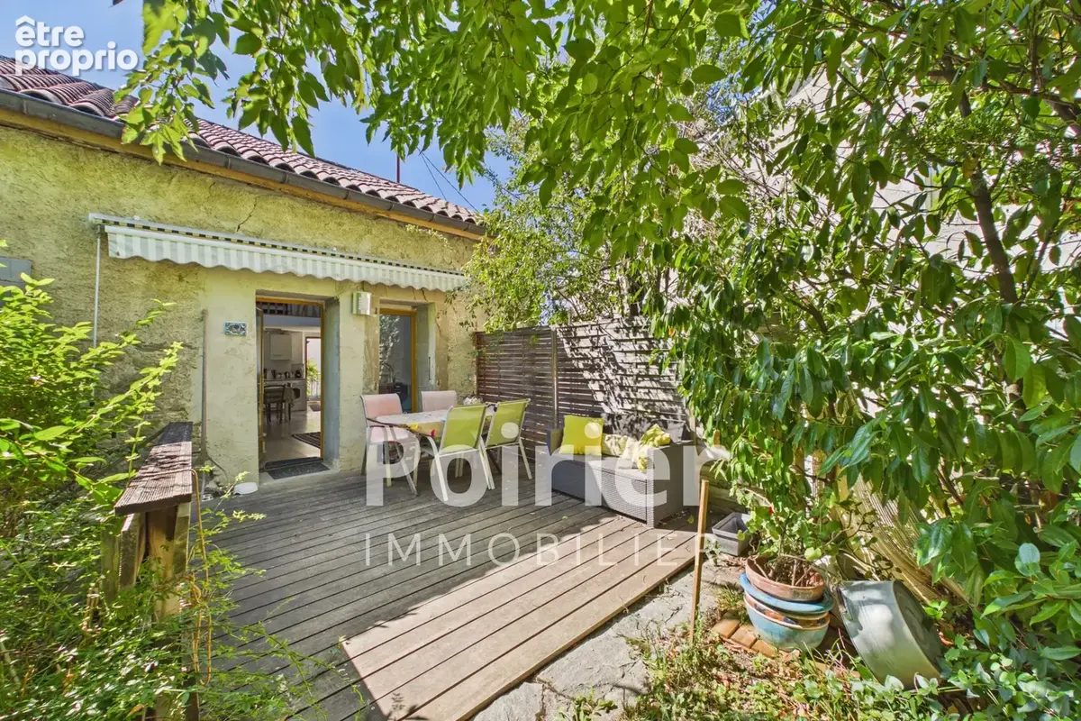 Maison de village de caractère — Charme, calme et verdure - photo 4