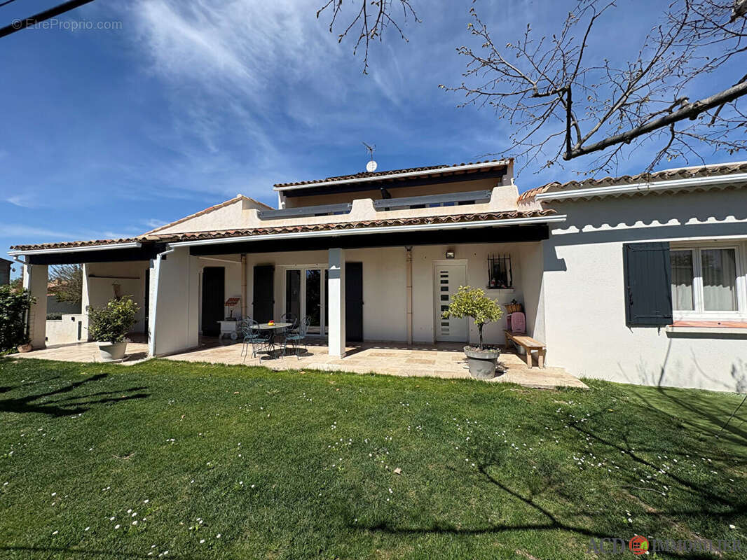 Maison à VELAUX