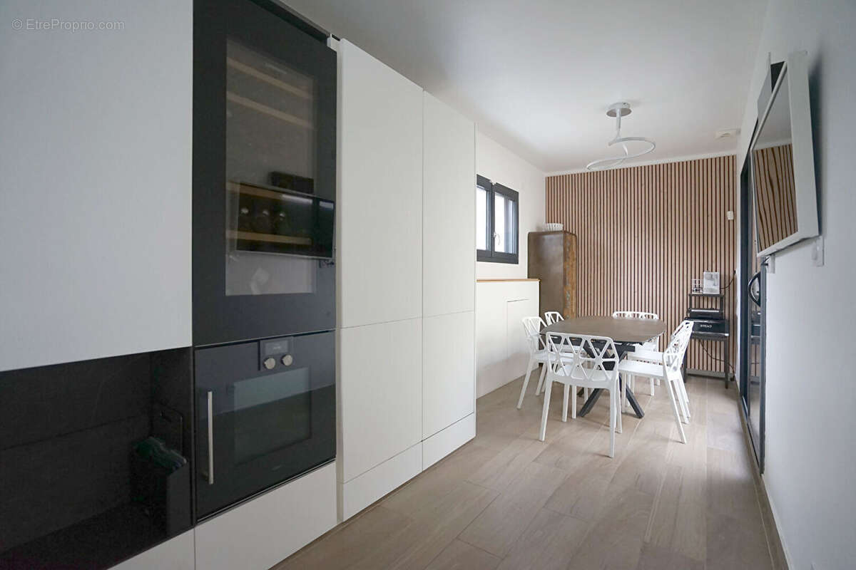 Maison à SAINT-CYR-SUR-LE-RHONE