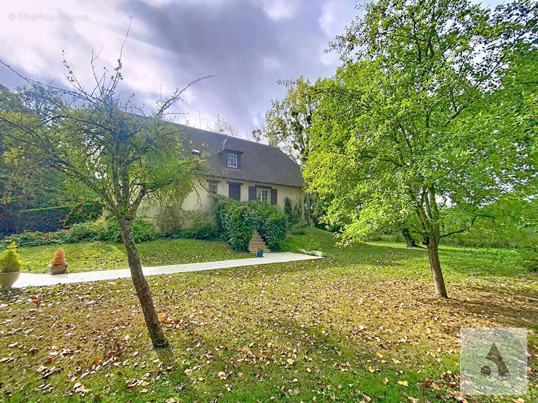 Maison à COLLEVILLE-MONTGOMERY