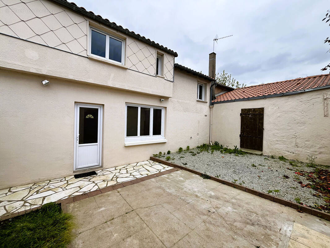 Maison à LA CHAUSSAIRE