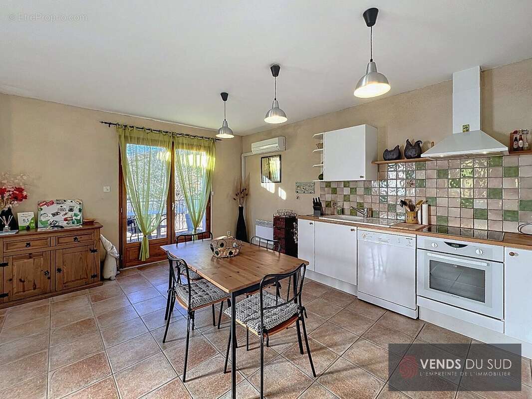 Maison à COLOMBIERES-SUR-ORB