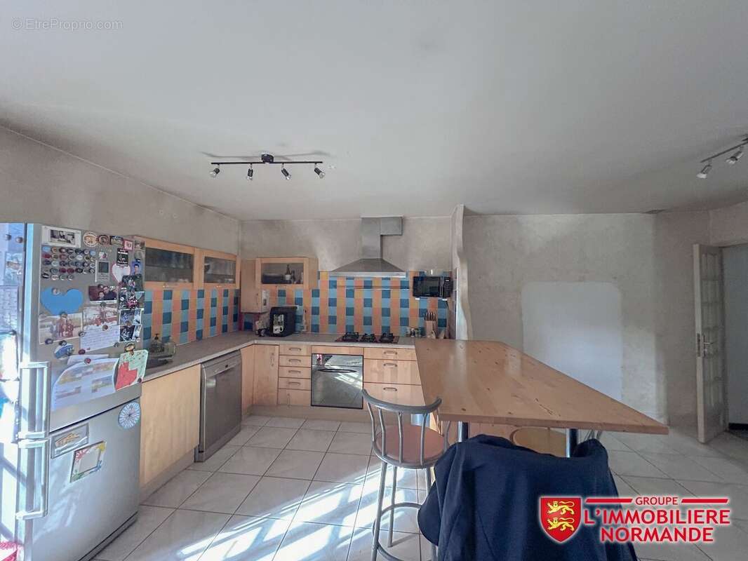 Maison en pierre 84m² avec piscine et véranda - photo 3