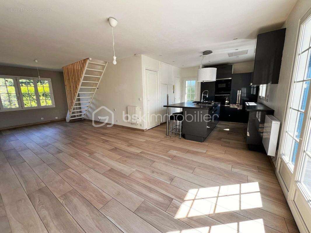 Maison à CORBEIL-ESSONNES