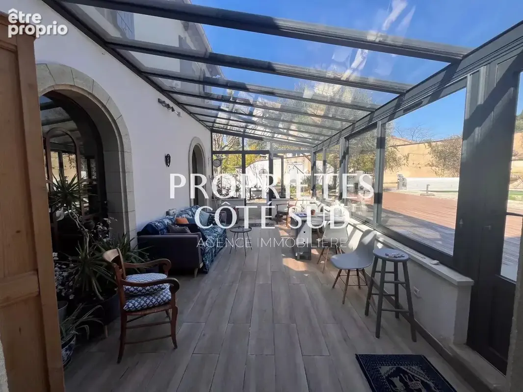 Pujaut, maison de caractère 246 m2  piscine  165 m2 de potentiel- **750 000 €  exclusivité** - photo 4