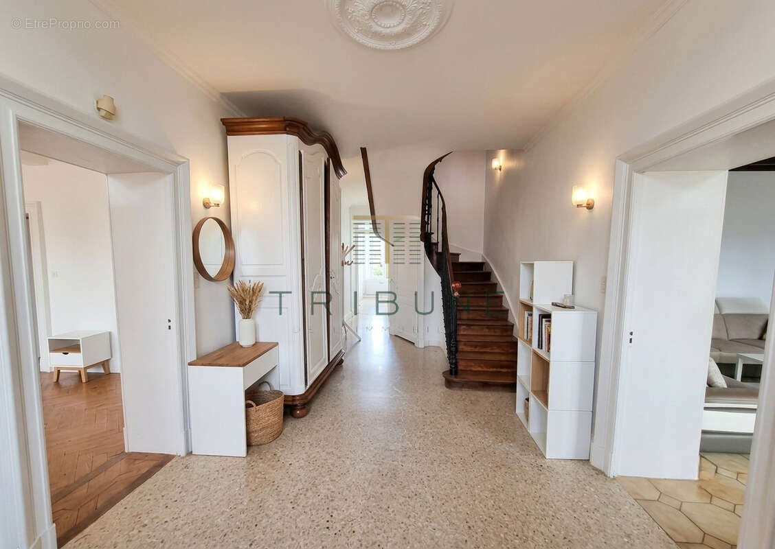 Maison de maître Laplume 10 pièce avec jardin - photo 4