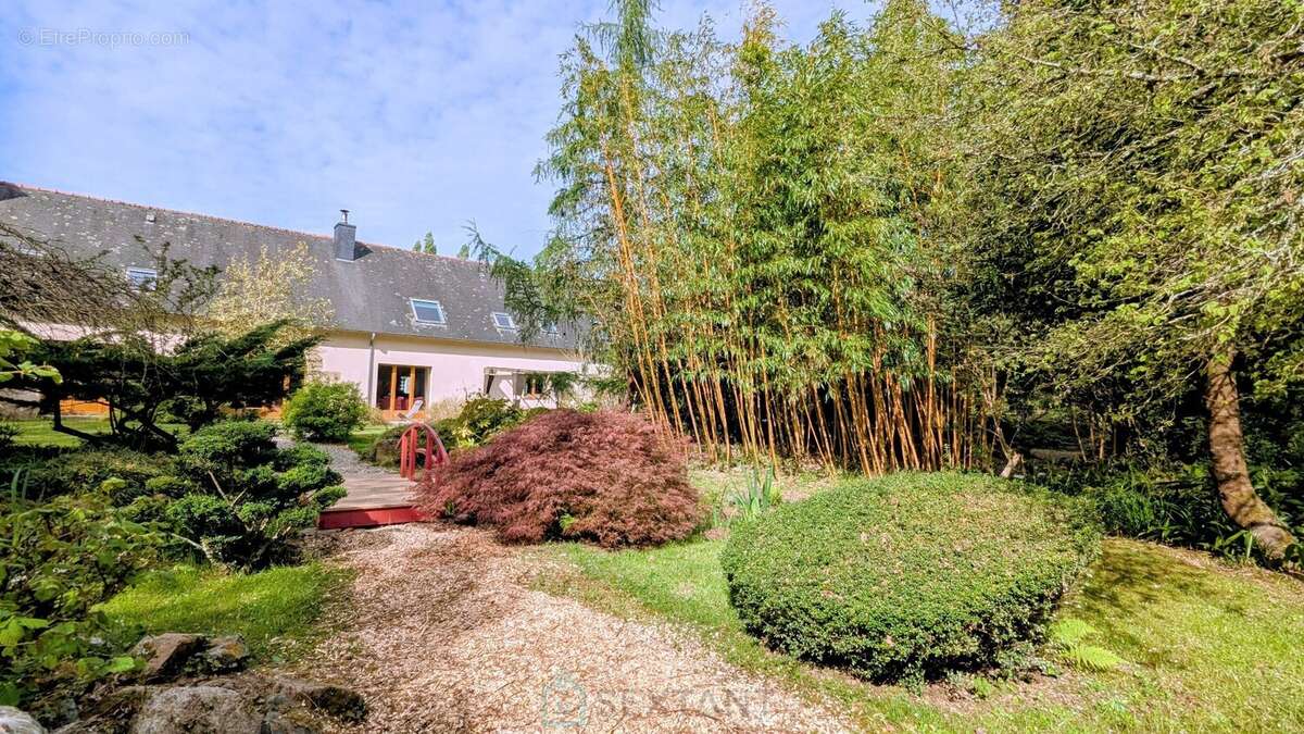 Maison à CLEGUEREC