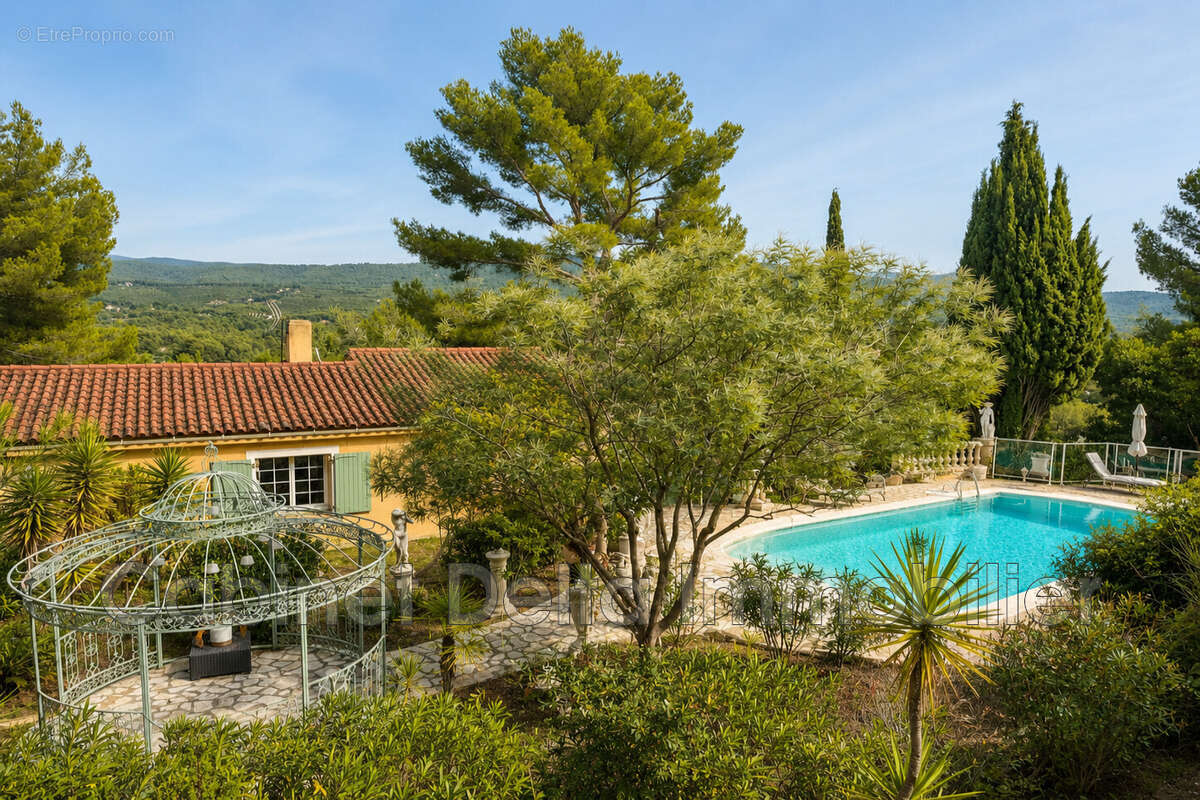 Maison à LE CASTELLET