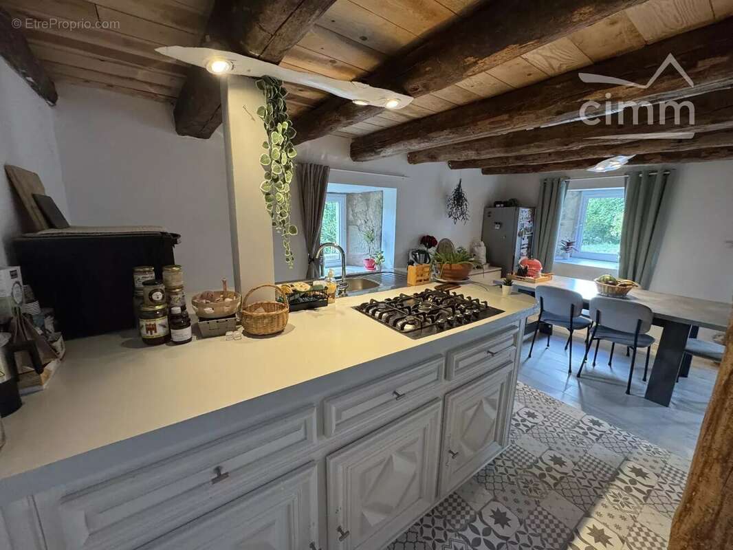 Ancienne chaumière avec dépendance - photo 31