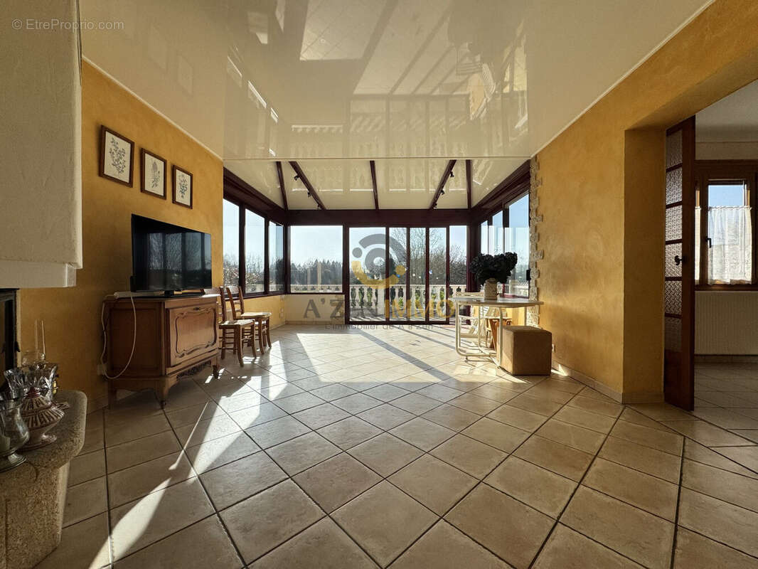 Maison à SECONDIGNY