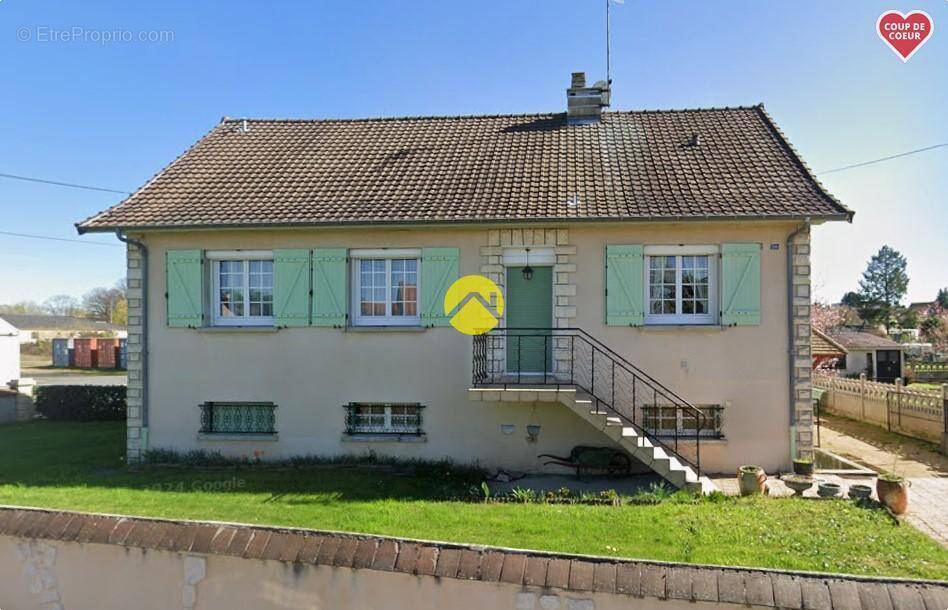Maison à COMMENTRY