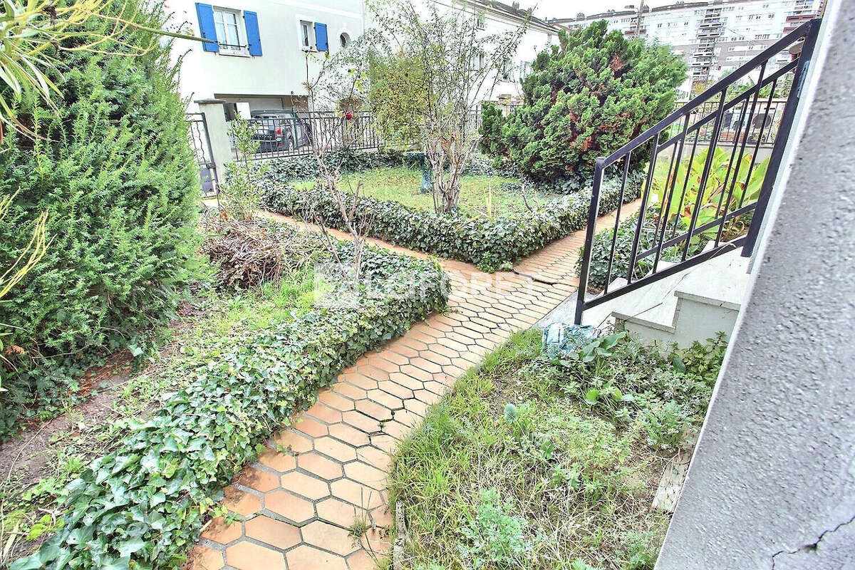 Maison à VILLENEUVE-LA-GARENNE