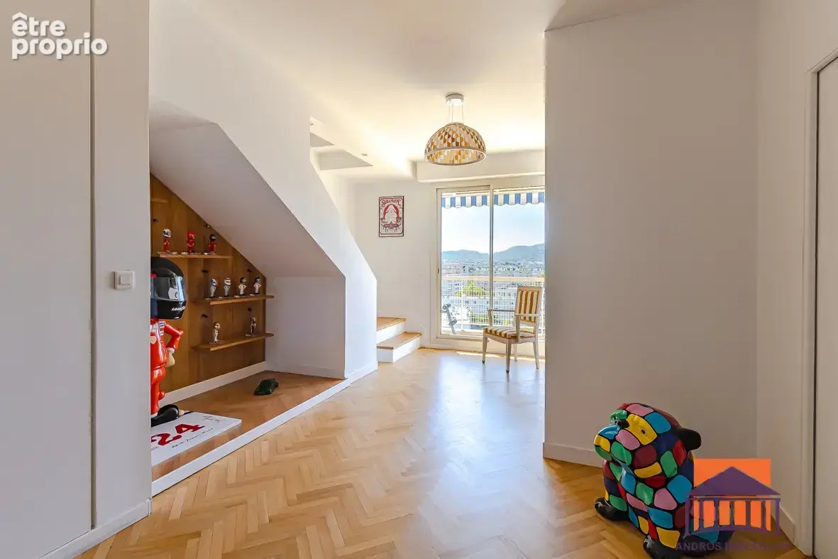 13008 Carré d’or, magnifique penthouse de 114 m2 plus 47 m2 de terrasses, vue mer, dernier étage, au sein d’un - photo 19