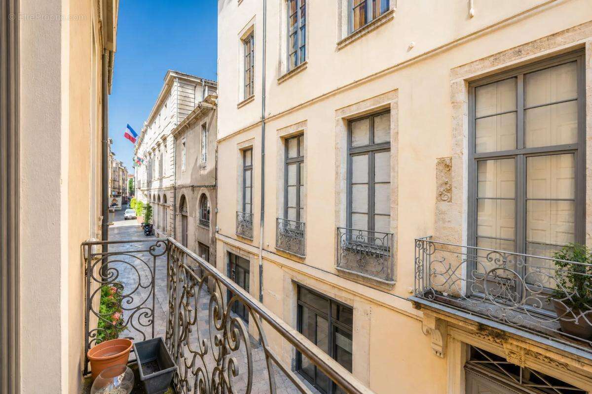 Appartement de 4 pièces de 118 m² à Nîmes - photo 4
