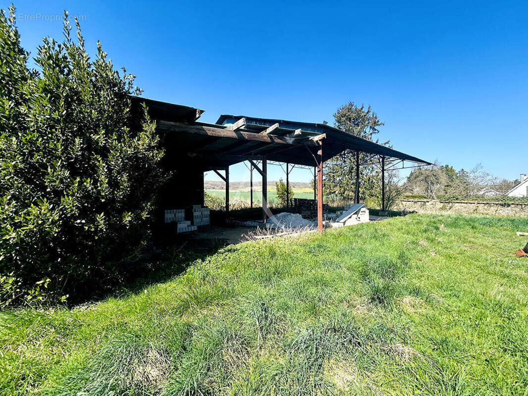 Terrain à MELZ-SUR-SEINE