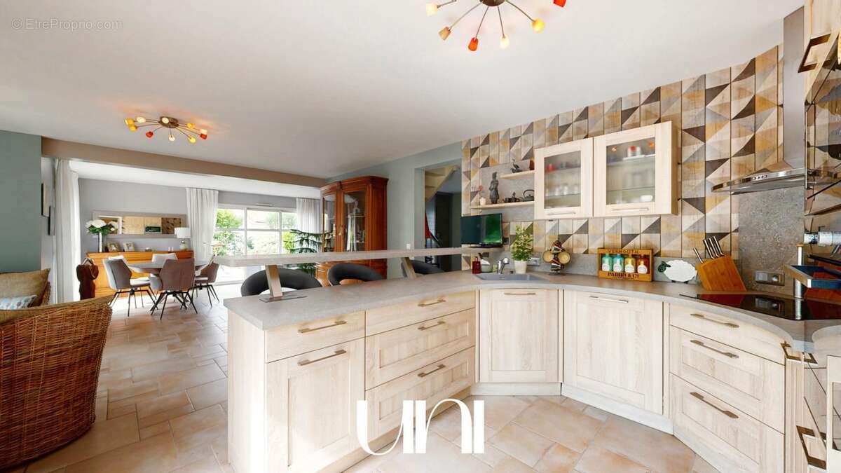 Maison à CORMELLES-LE-ROYAL