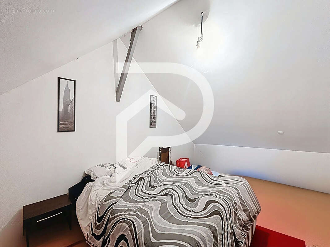 Appartement à MEZIERES-EN-DROUAIS