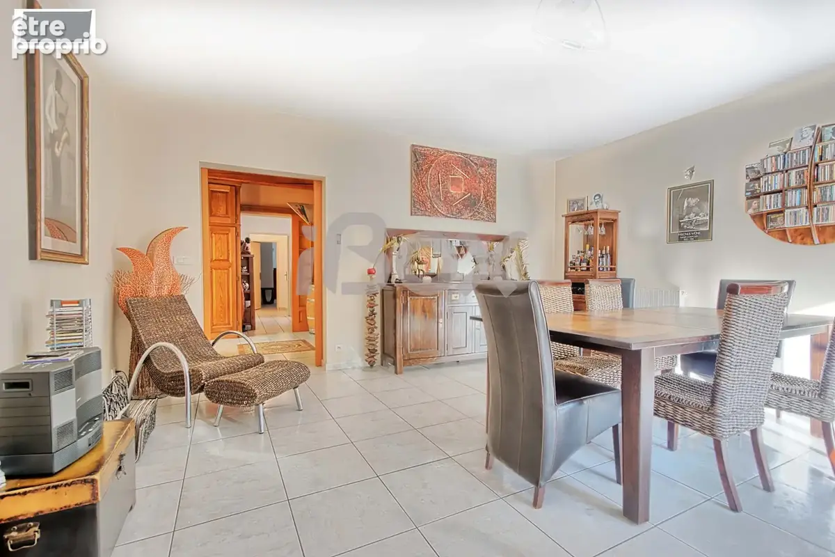 Exclusivité La Valette du Var, Villa d'environ 195m2 avec piscine sur belle parcelle de 580 m2 - photo 3