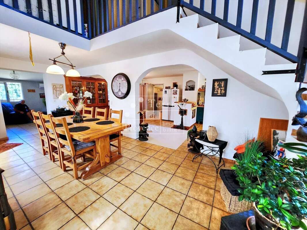 Maison à MONTMEYAN