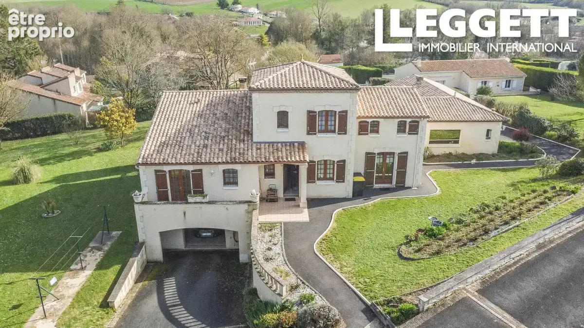 Photo Maison à Montignac-Charente au prix de 319 900€