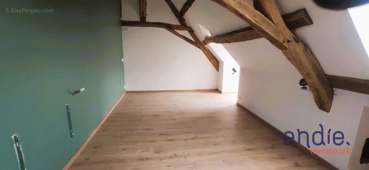 Maison à BETZ-LE-CHATEAU