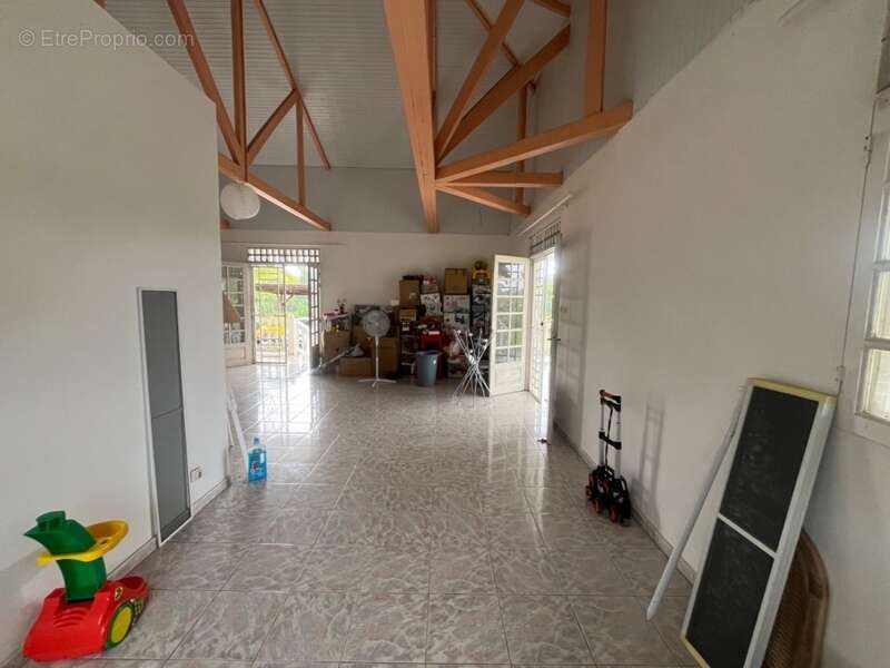 Maison à MONTSINERY-TONNEGRANDE