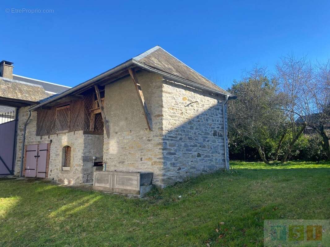 Maison à AVEZAC-PRAT-LAHITTE