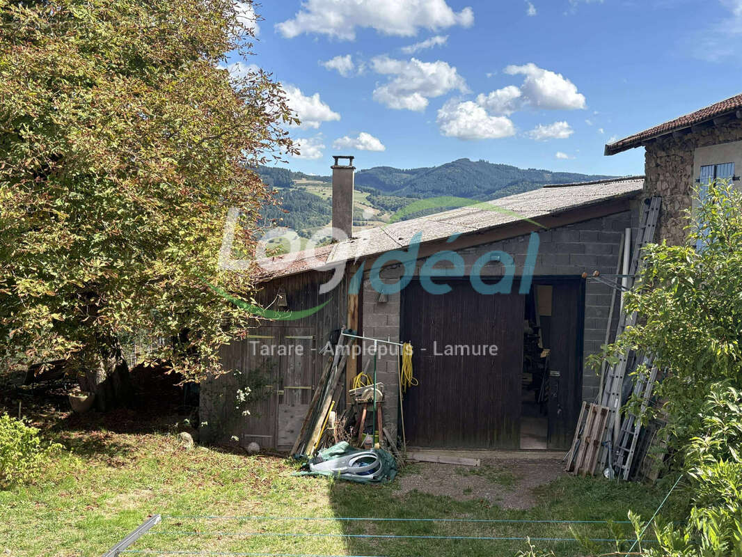 Maison de caractère sur les hauteurs de St Nizier d'Azergues sur + de 3000m2 de terrain. - photo 5