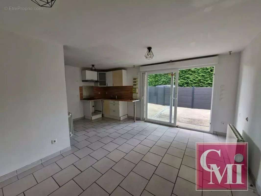 Appatement type F2 au calme, en rez de jardin avec terrasse - photo 2