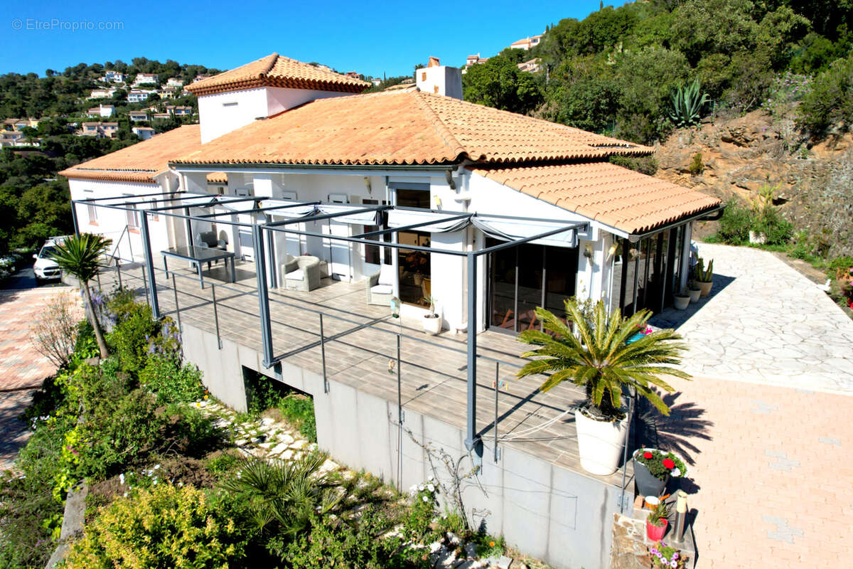 Maison à LES ISSAMBRES