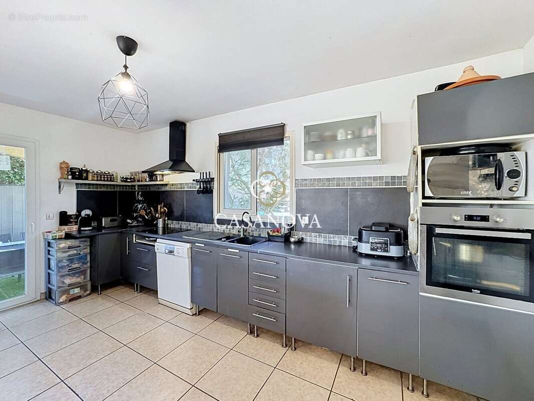 Villa indivuelle familiale avec jardin et piscine - photo 7