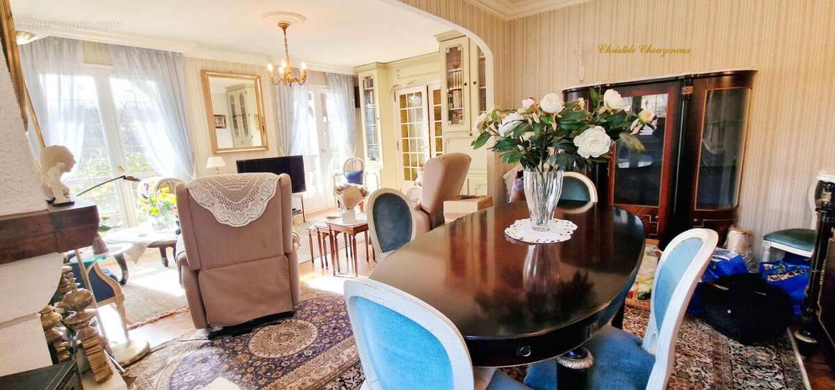 Maison à TERRASSON-LAVILLEDIEU