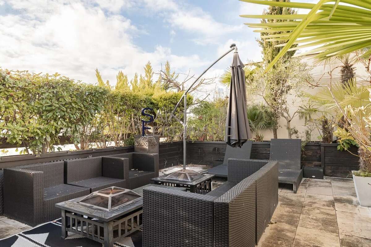 Appartement à NEUILLY-SUR-SEINE