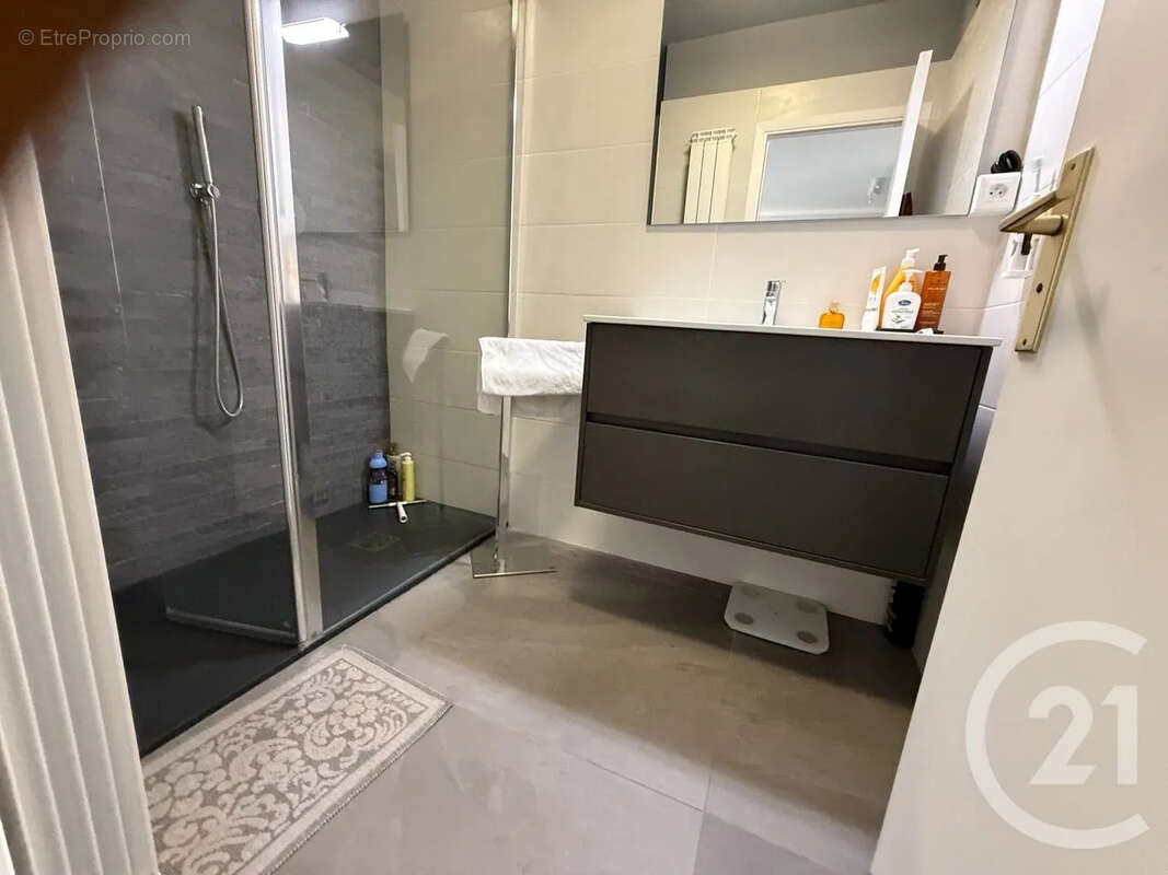 Appartement à ROQUEBRUNE-CAP-MARTIN